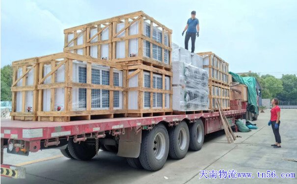 物流公司貨車(chē)圖片6